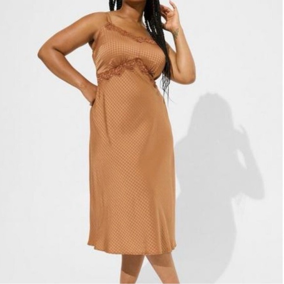 torrid Dresses & Skirts - Torrid Tan Lace-Trim Maxi Dress